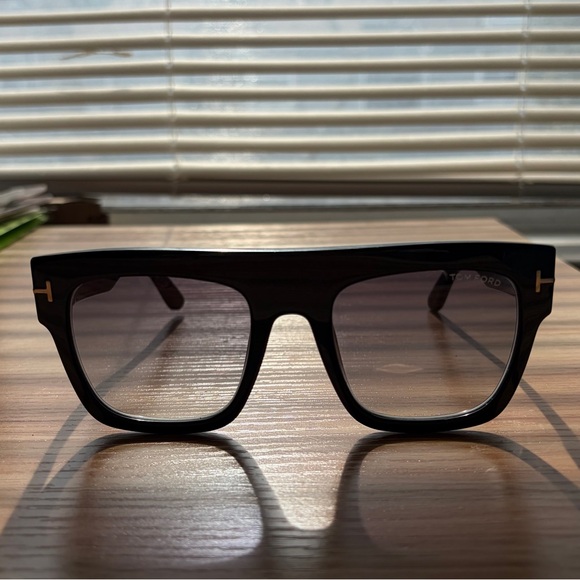 Tom Ford Black and Gold RENEE 0847 Sunglasses main image 6